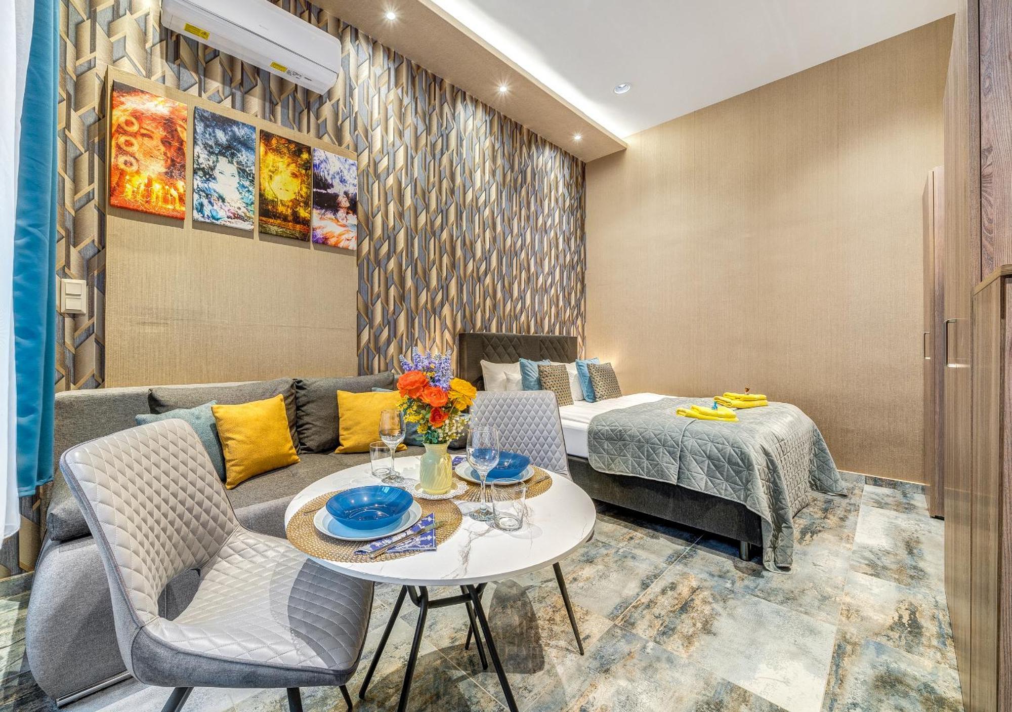 Budapest Magic Blue In Downtown Екстериор снимка