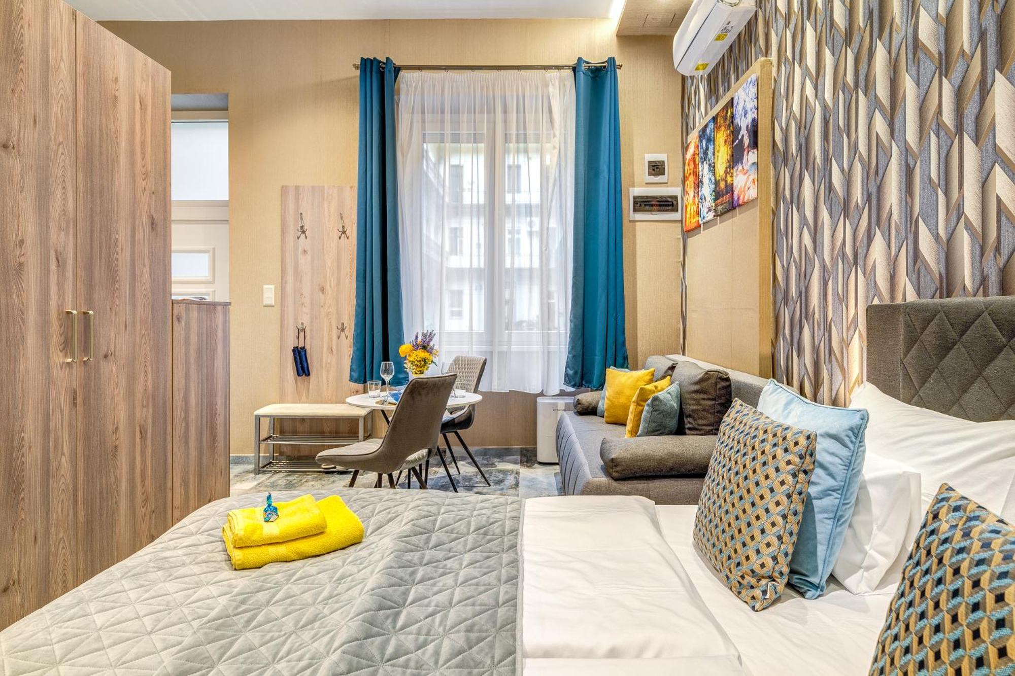 Budapest Magic Blue In Downtown Екстериор снимка